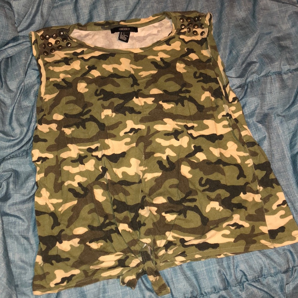 Camouflage tank top with tie in front
